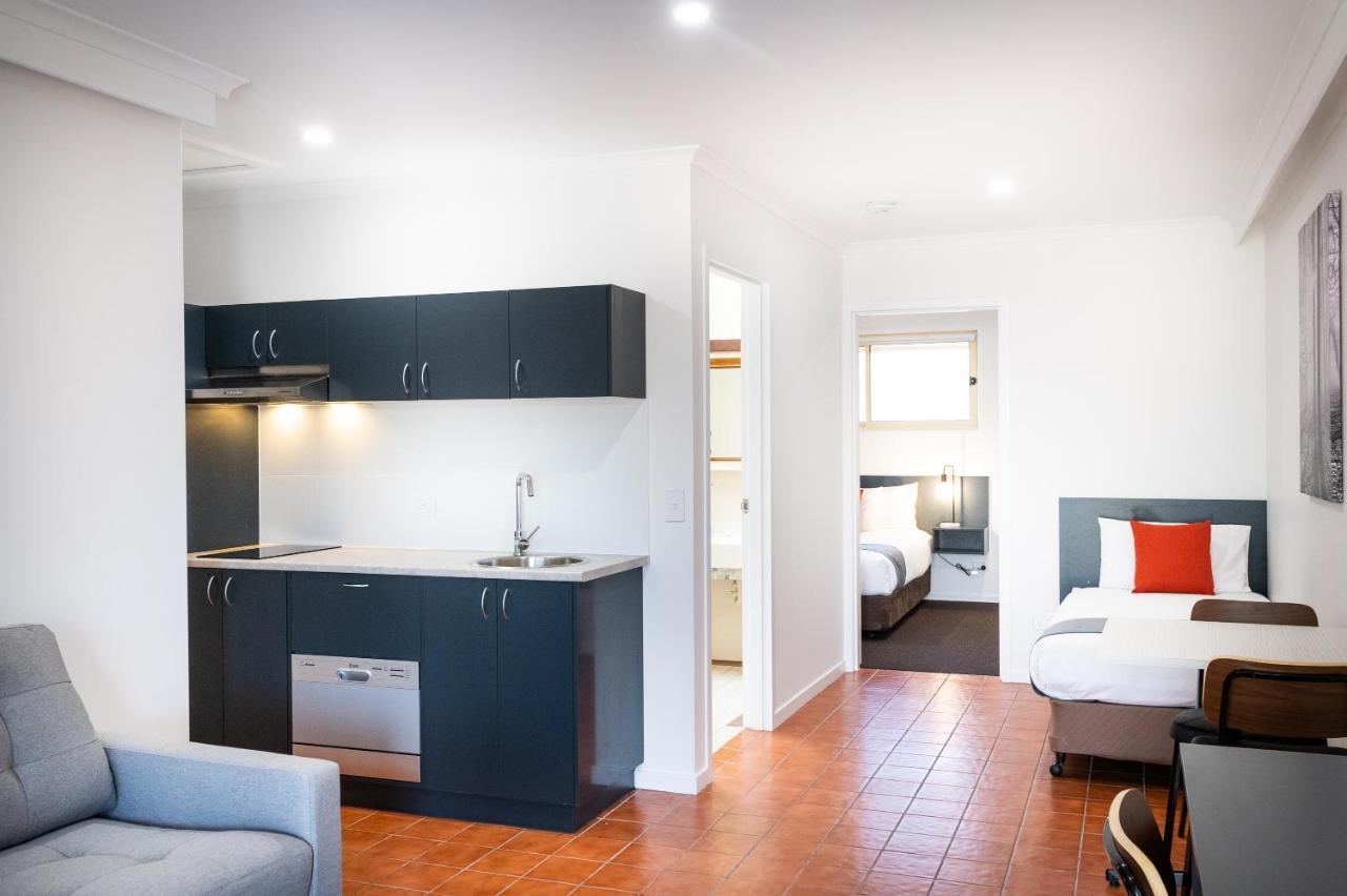 River Motel Queanbeyan Exterior photo