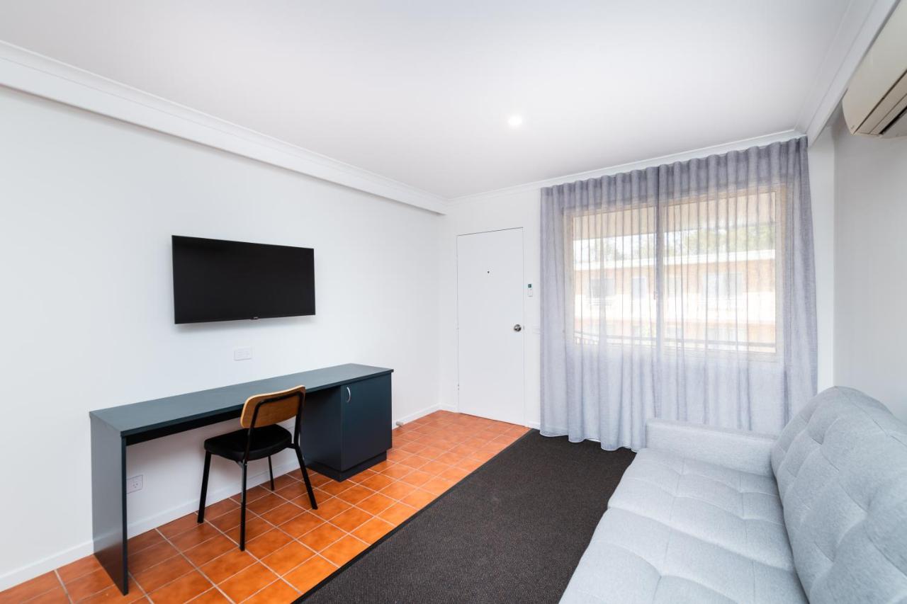 River Motel Queanbeyan Exterior photo