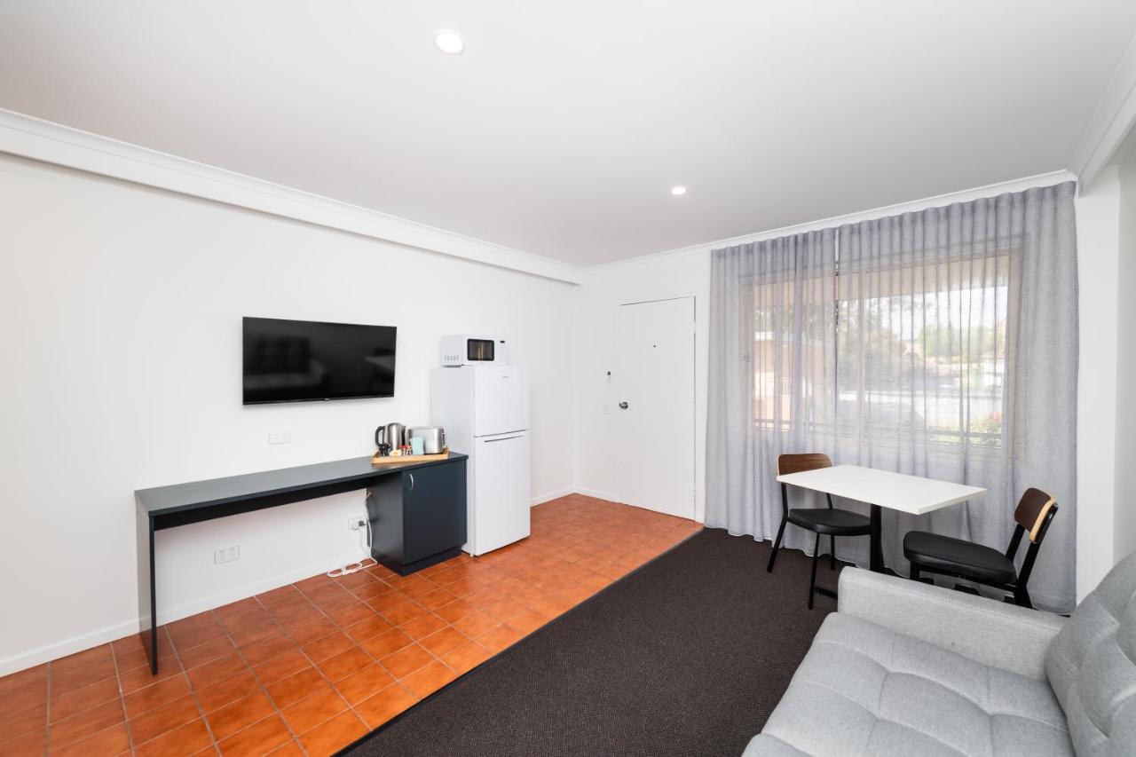 River Motel Queanbeyan Exterior photo