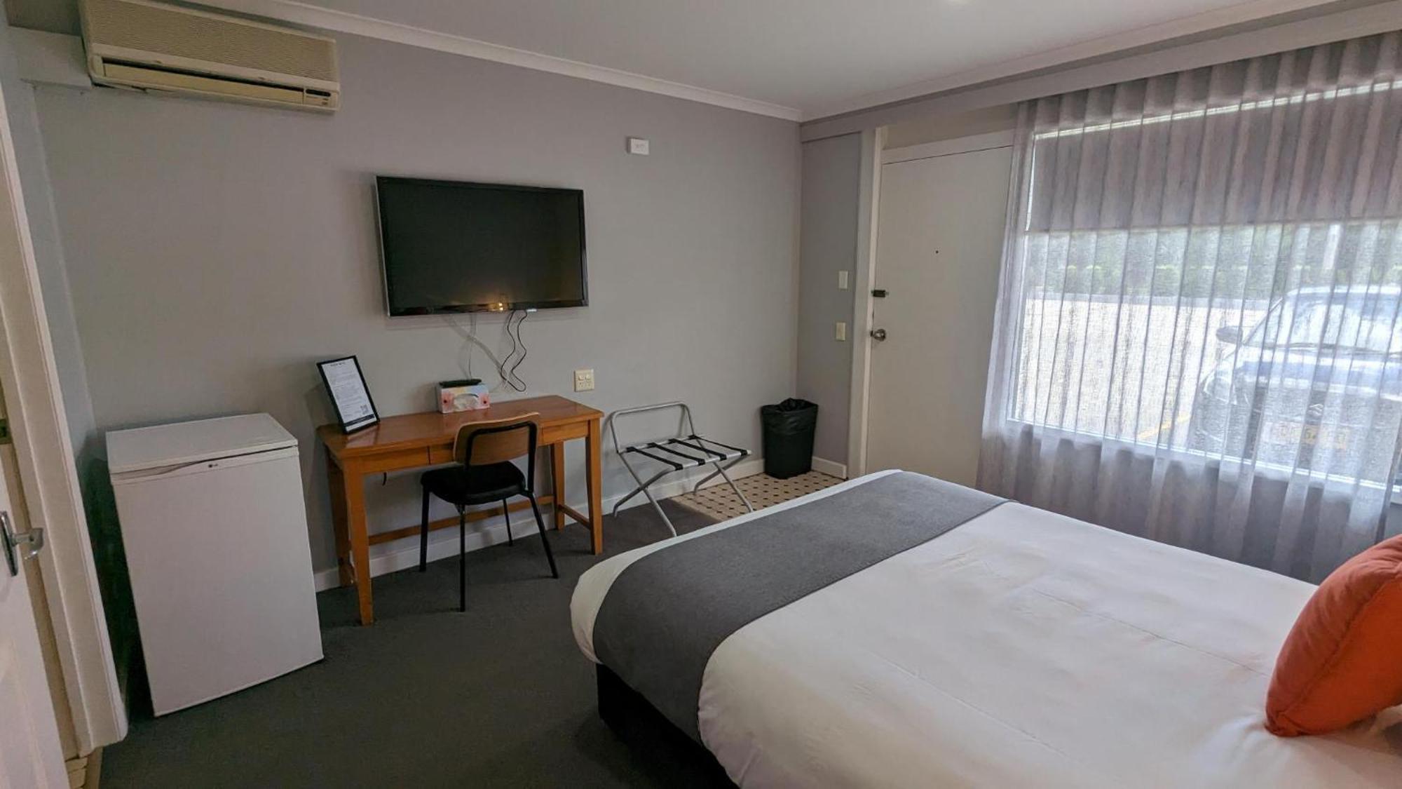 River Motel Queanbeyan Exterior photo